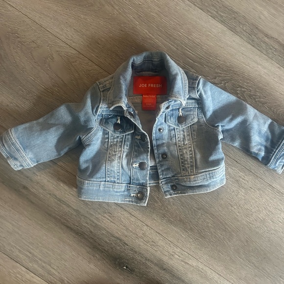 Super cute Jean jacket - Picture 2 of 2
